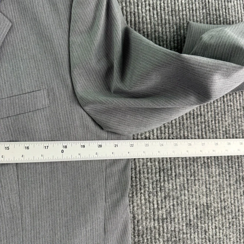 Alfani Suit 42R Gray Stripe Wool Italy Macy's Business Classic 34x30 Formal